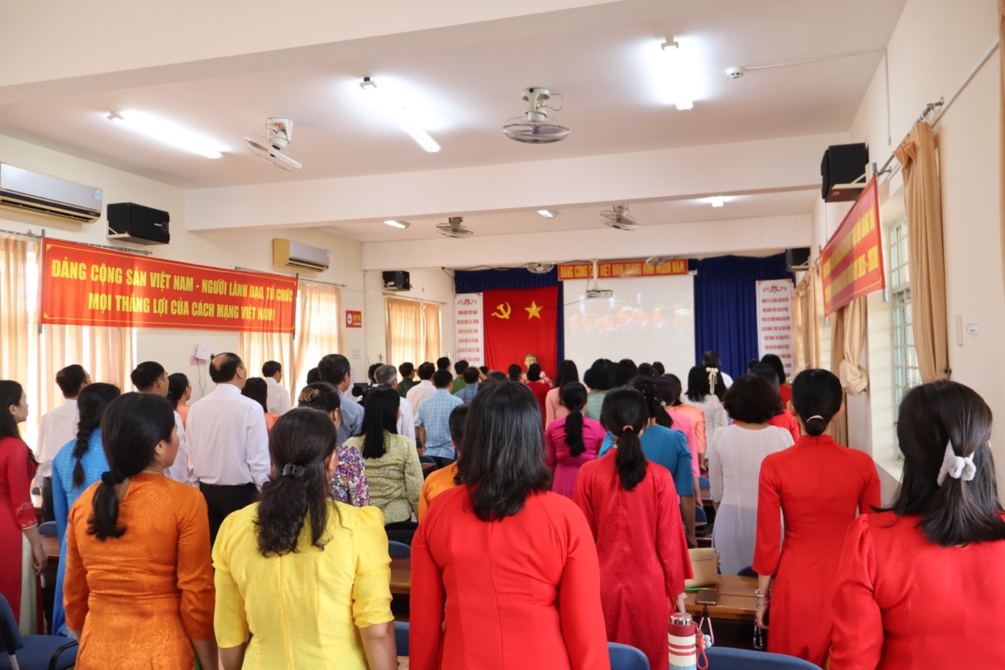 Đại biểu dự Lễ Khai giảng trực tuyến