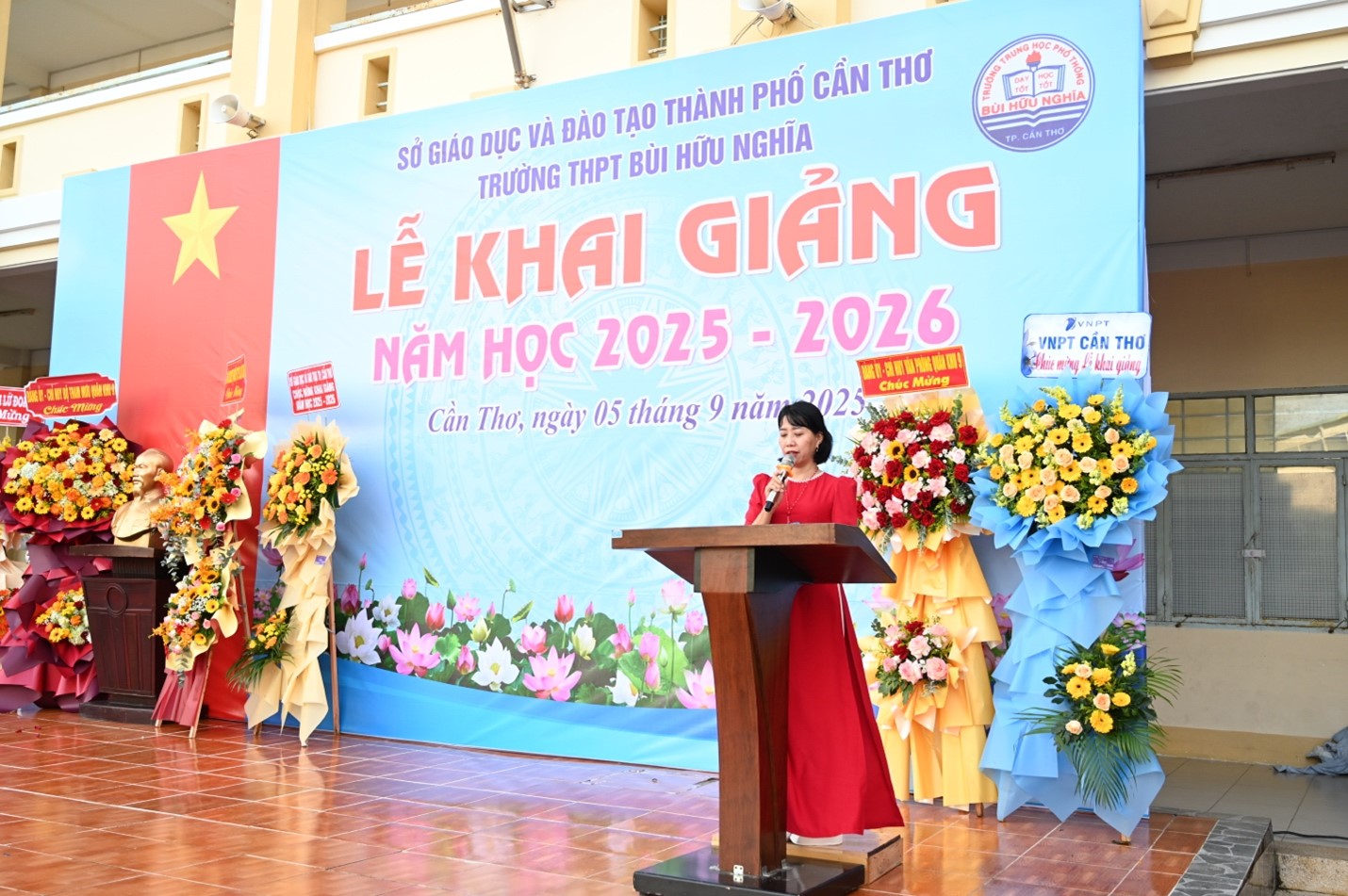Cao Thị Ngọc Hà, Hiệu trưởng nhà trường đọc diễn văn khai giảng năm học mới